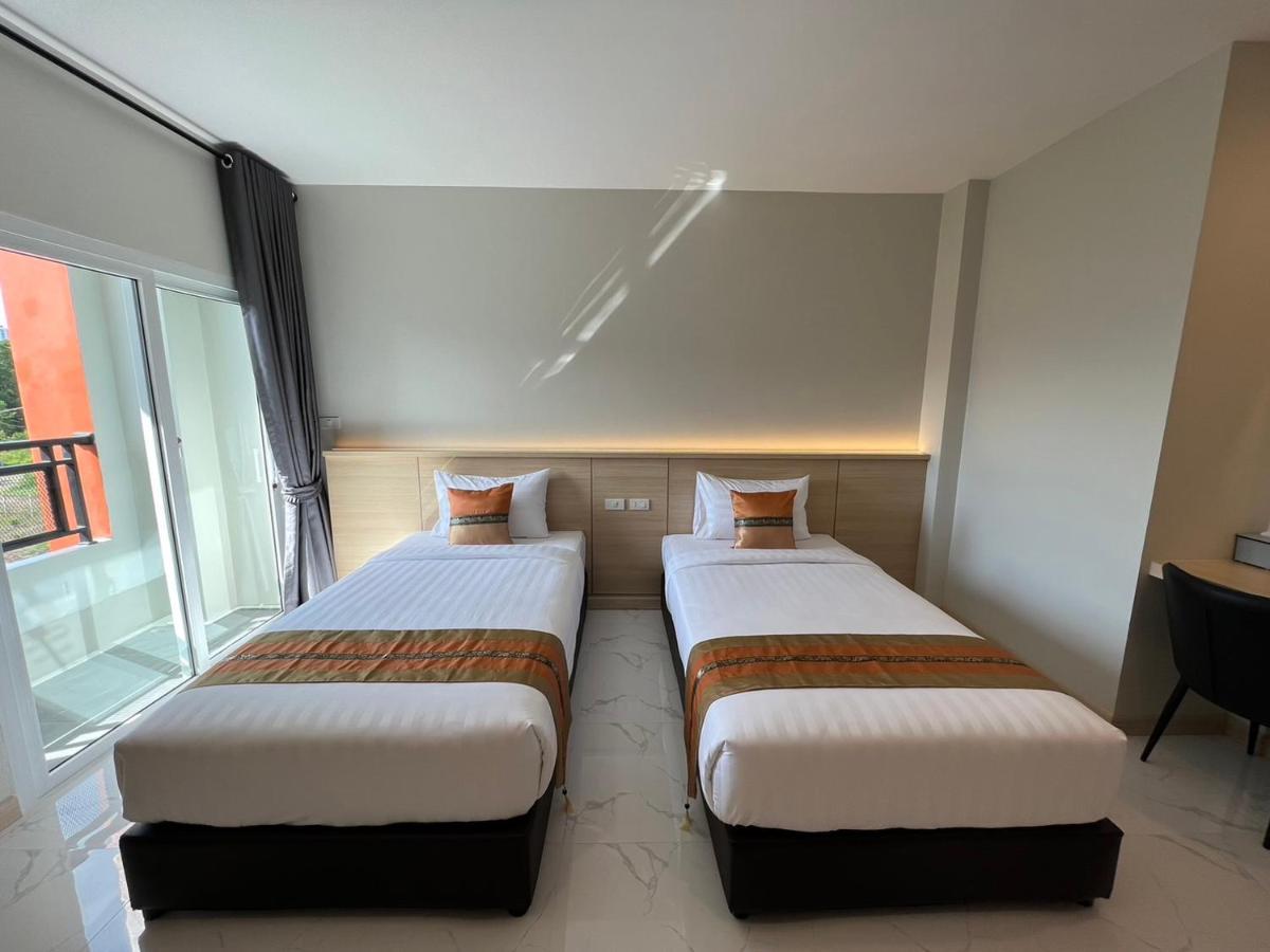 The Hub Suratthanl Surat Thani Exterior photo