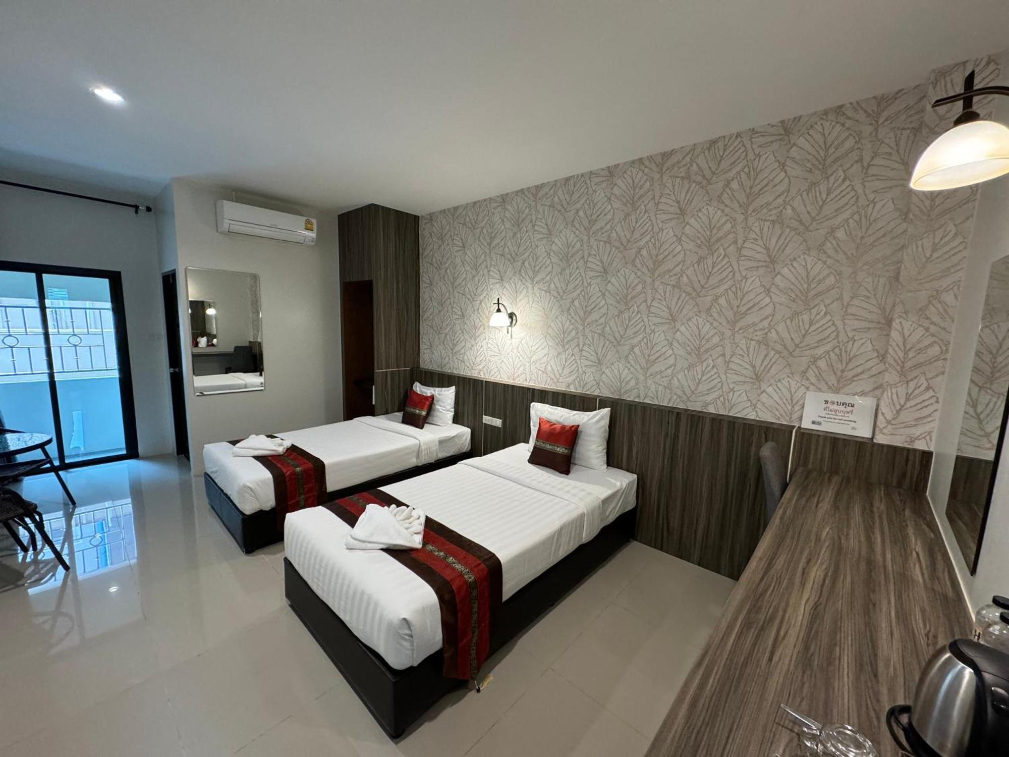 The Hub Suratthanl Surat Thani Exterior photo